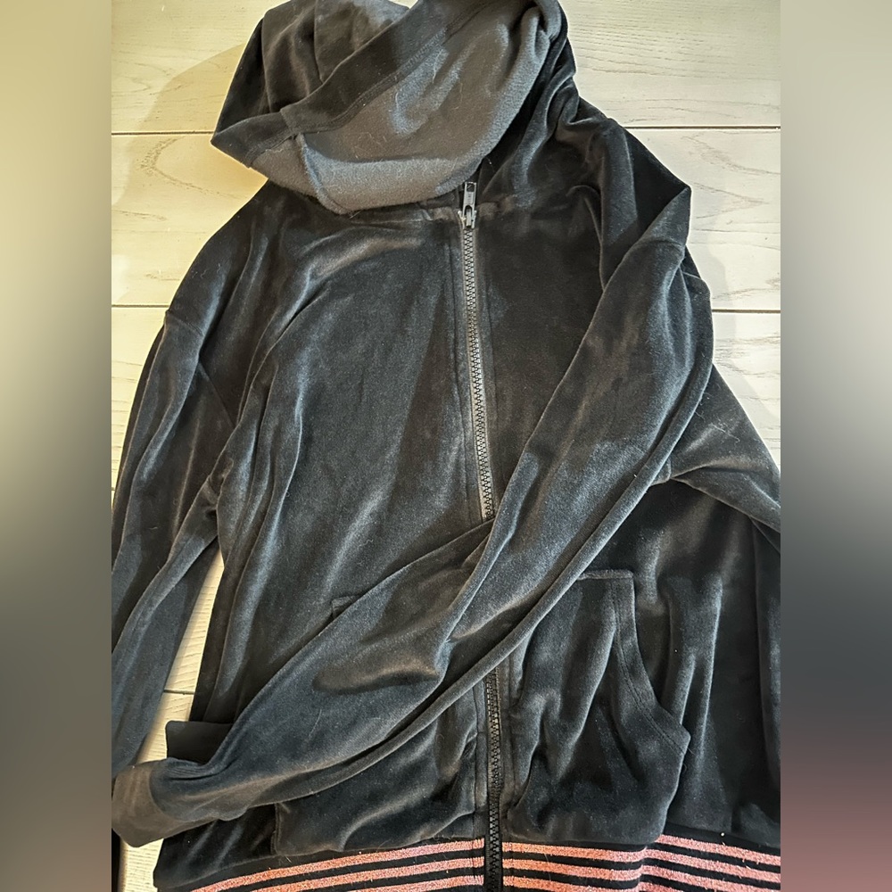 Xersion kids size 14 black glitter stripe zip up velvet|| super cute and sporty!